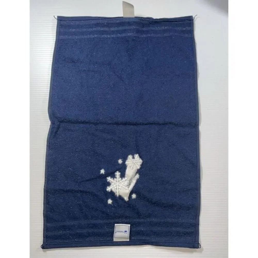 Vtg. Santens Christmas Embroidered Snowflake Blue‎ Towel NWT 16x26